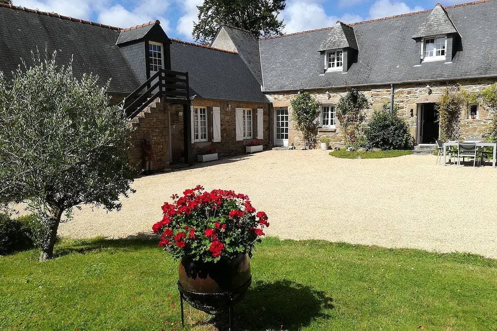 Country property (longère) 1