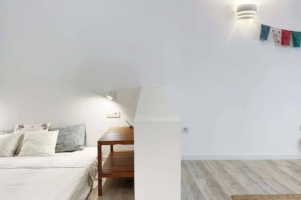 Foto 5 von 17: Jacuzzi Refurbished Loft / Beachfront Retreat