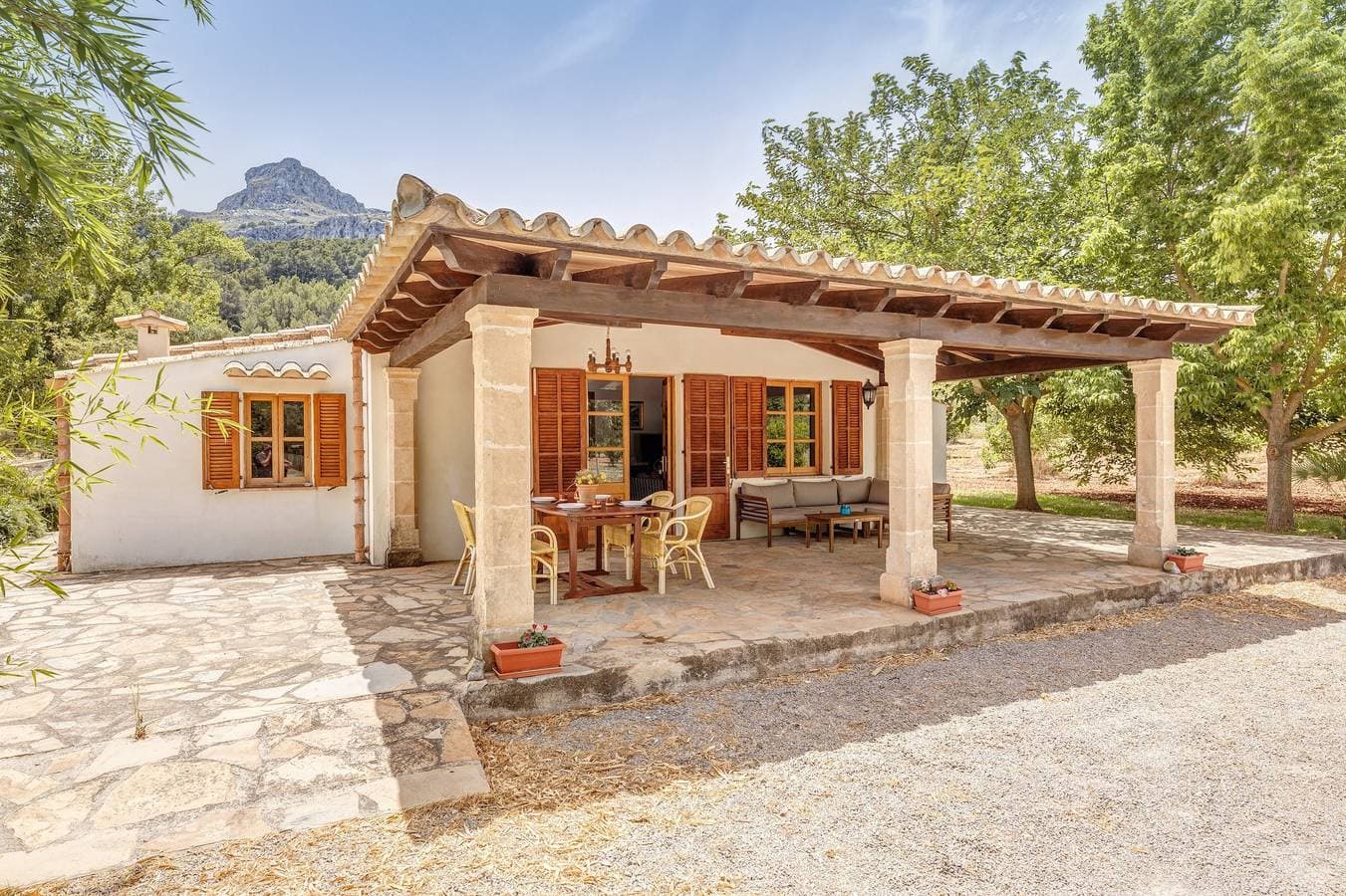 Foto 6 von 27: Landhaus „L'Hort Nou“ mit Pool, Garten und Bergblick