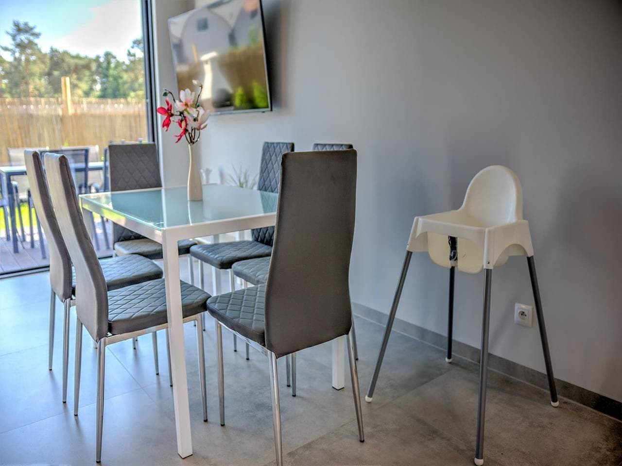 Foto 12 von 31: Komfortables Ferienhaus mit Garten und Pool
