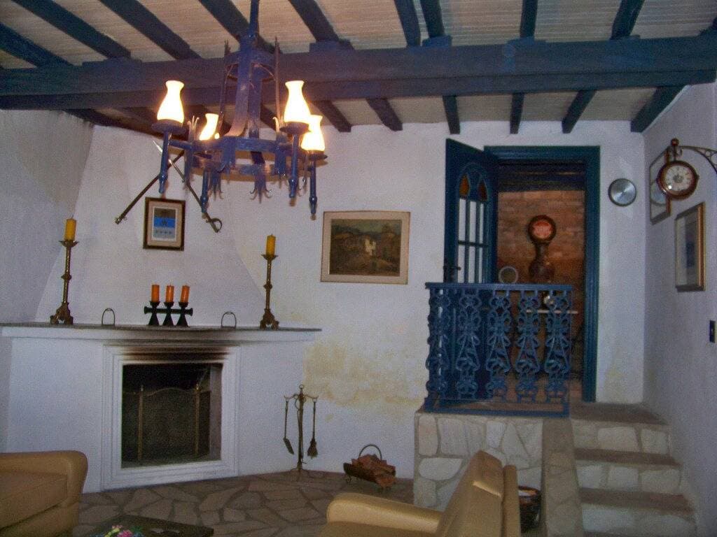 Foto 4 von 16: -Ladest Lobato-Headquarters Of Section XIX Farm
