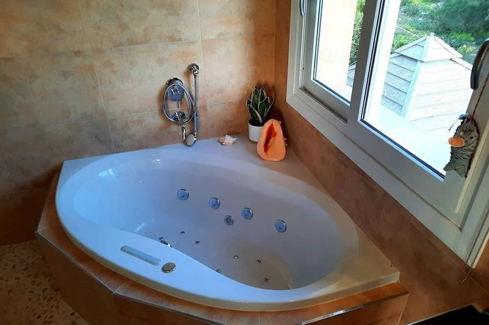 Foto 12 von 30: Design Villa mit großer Dachterrasse, Panorama-Meerblick, schönem Garten, Pool