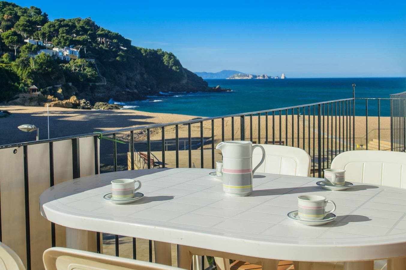 Apartment mit Meerblick am Strand von Sa Riera 1