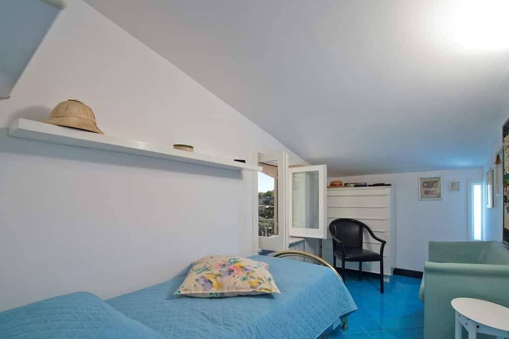 Foto 9 von 30: Tolle Aussicht der Villa, privater Pool und einfacher Zugang zum Garten, 1 km. von Ravello, Parkplatz