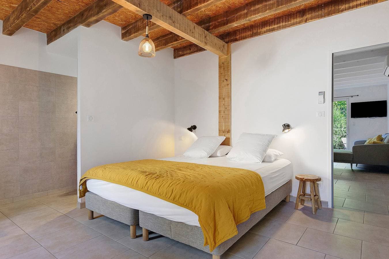 Foto 10 von 33: Ferienhaus 'Les Cyprès Piscine Partagée' mit Bergblick, WLAN und Klimaanlage