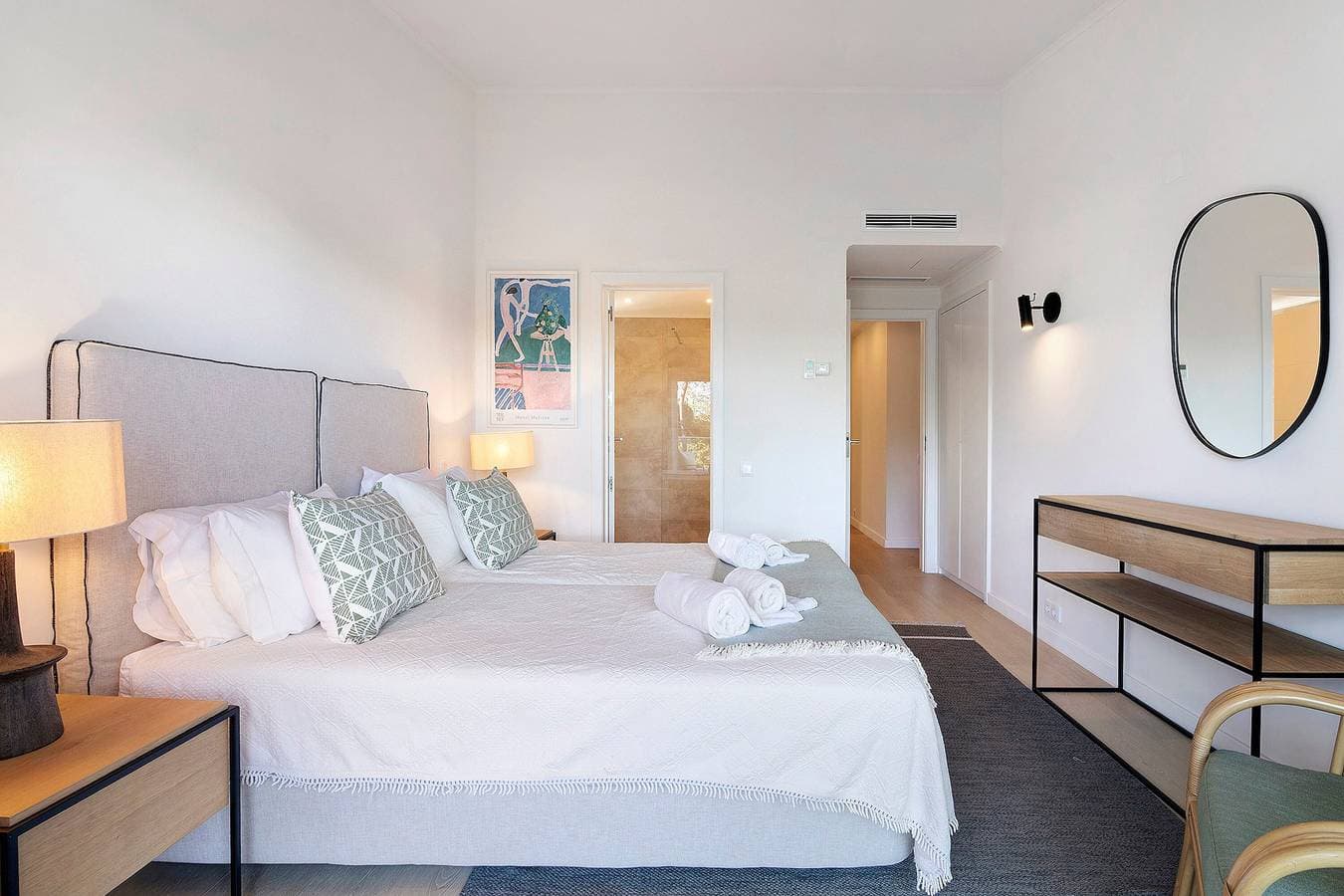 Foto 12 von 28: Geräumige Ferienwohnung „Dansk“ mit Pool, WLAN, Klimaanlage & Balkon; Parkplatz vorhanden