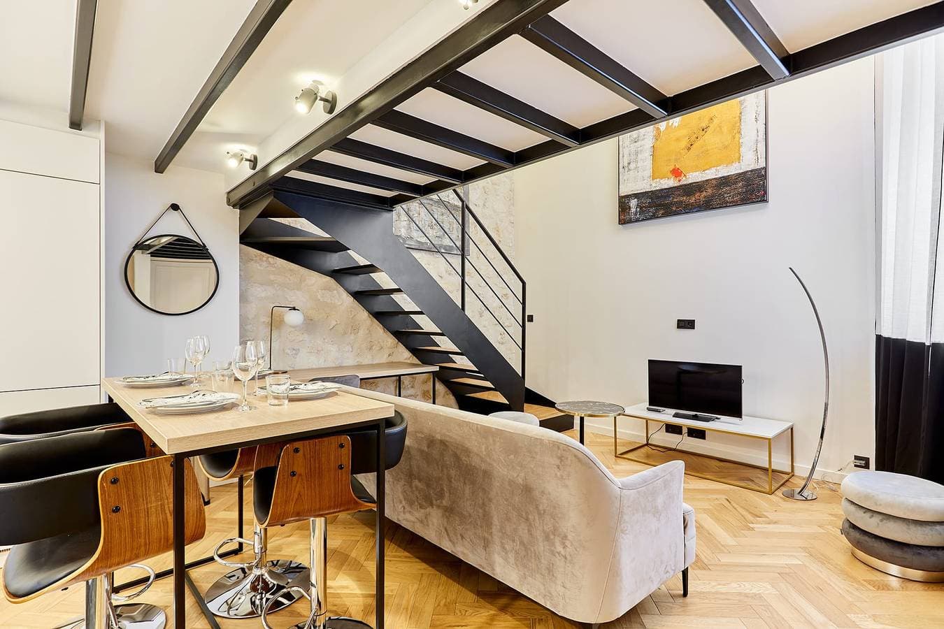 Foto 3 von 16: Charming Duplex Loft - Paris City Center