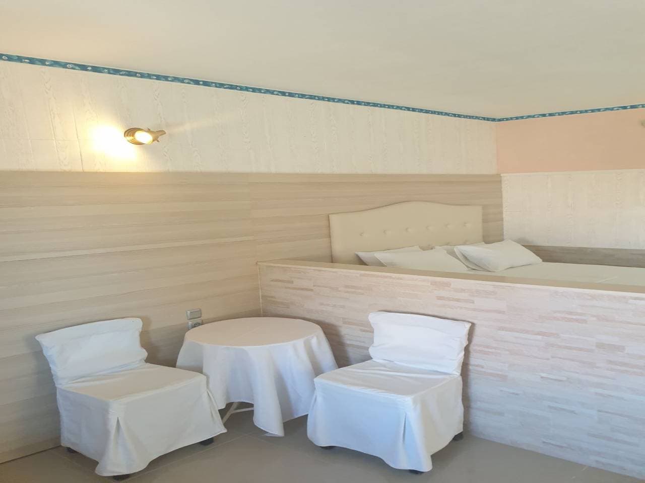 Foto 8 von 12: Standard-Großraumwohnung in der blauen Ägäis mit Gemeinschaftspool, Küche und Klimaanlage