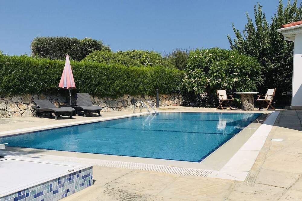 Villa Kazafana mit privatem Pool - Berg- / Meerblick und WIFI 1