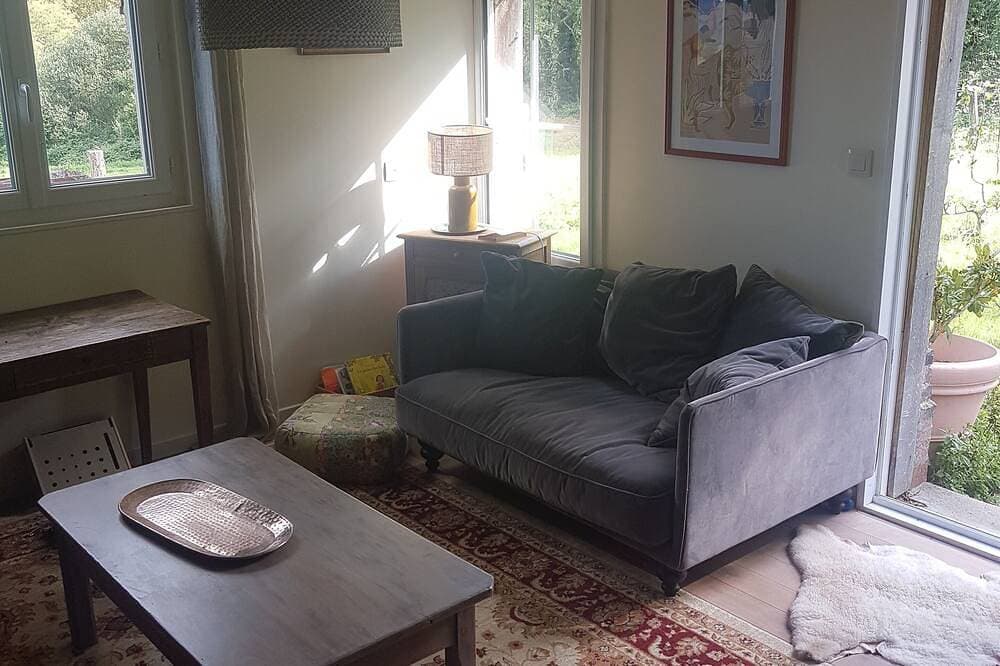 Foto 12 von 30: Cosy house in Normandy. Fireplace and large garden, near Villages and Beaches.