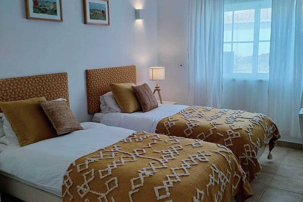 Foto 3 von 30: Vila Aurora - Private 3 Bedroom Villa - 100m from the beach