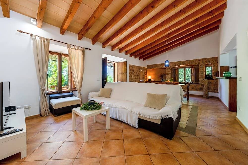 Foto 7 von 22: A perfect place to enjoy tranquilty and a stunning panoramic view of Sóller.