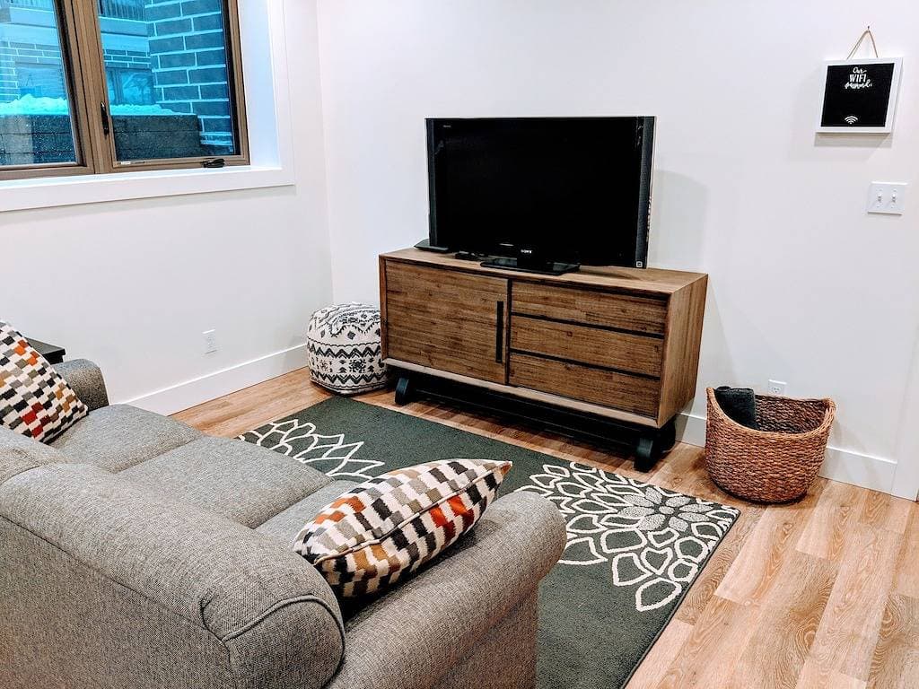 Foto 12 von 21: Entzückende brandneue 1-Zimmer-Wohnung in der Innenstadt von Traverse City