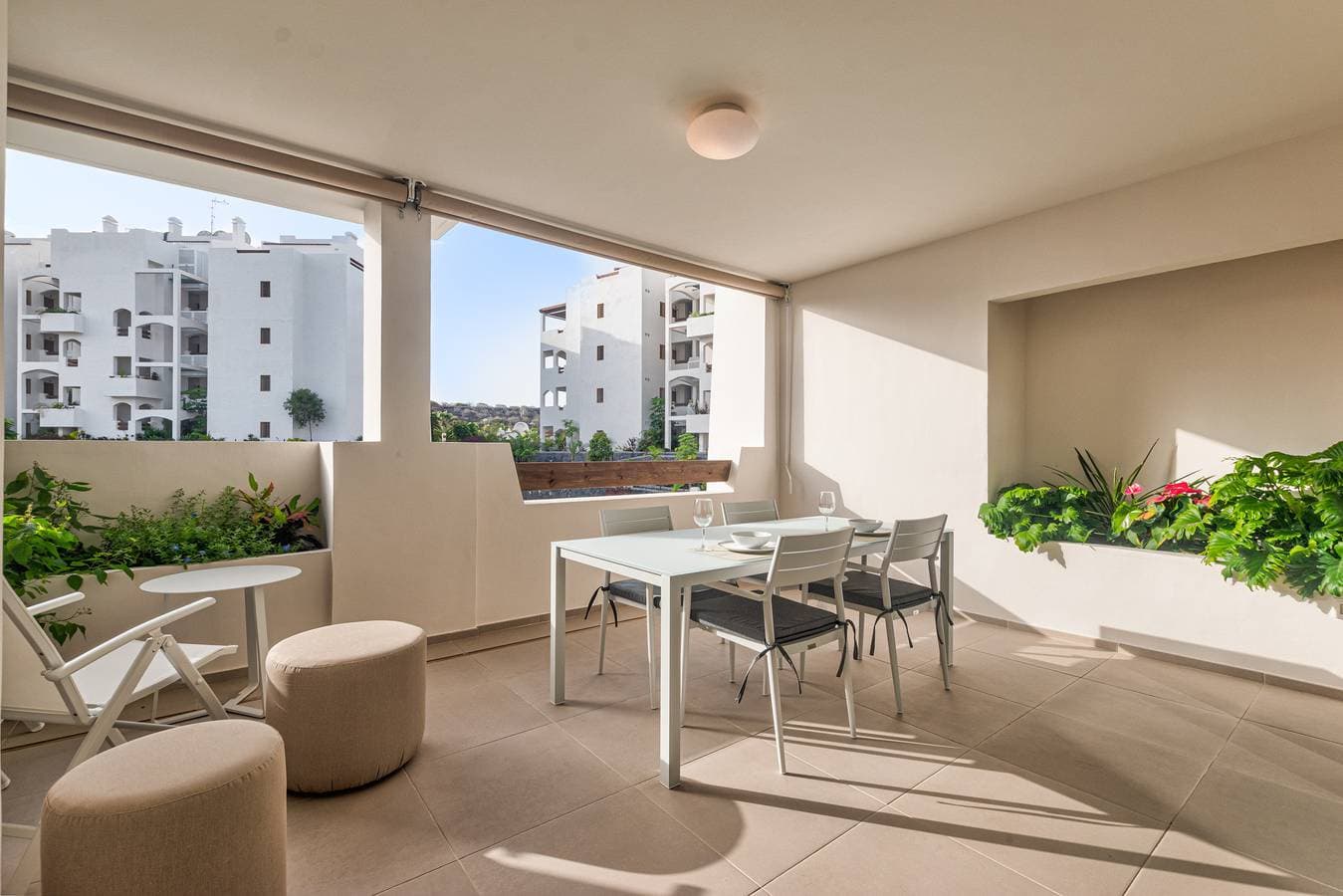 Jardines - Avago 2.2 Pool View 1B 1