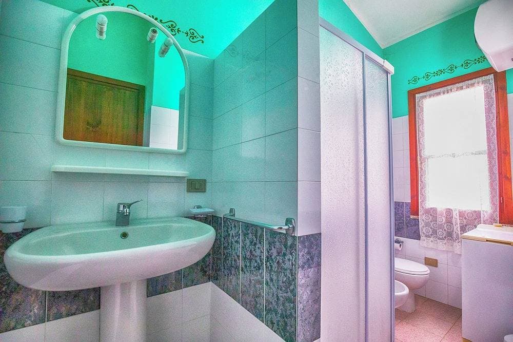 Foto 9 von 21: Comfortable House with Large Terrace Sea View - Pistis - Green Coast-Arbus