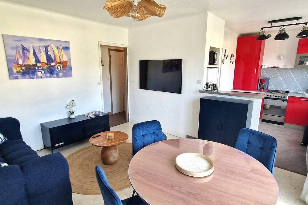 Foto 12 von 20: Wohnung mit 2 Schlafzimmern, Strand zu Fuß erreichbar mit Parkplatz und Balkon.