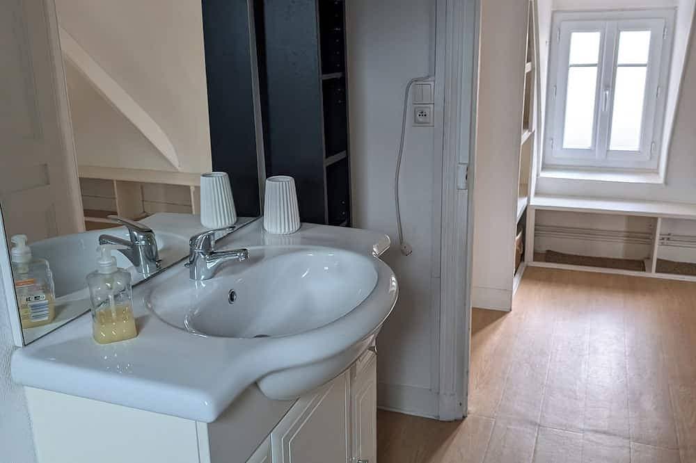 Foto 4 von 13: Apt with garden and parking on the banks of the Seine in front of the cathedral