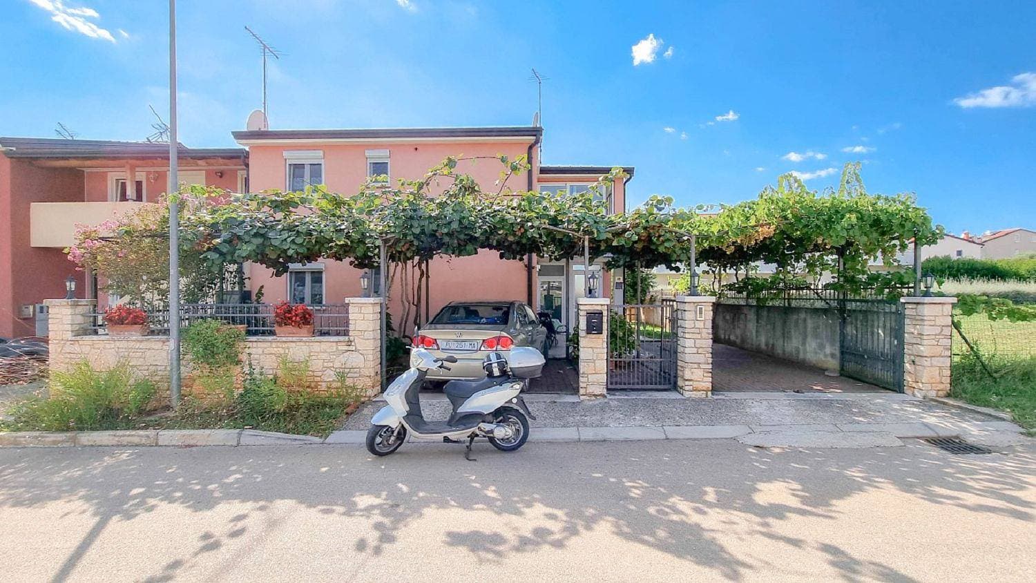 Foto 3 von 34: Hundefreundliches Apartment mit privatem Balkon, Waschmaschine, Klima, WiFi