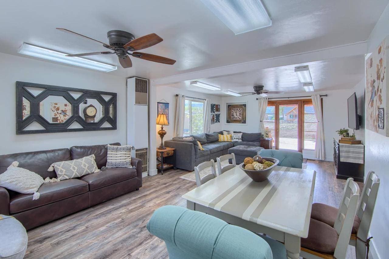Group Getaway w/ Mtn Views: Home in Circleville! 1