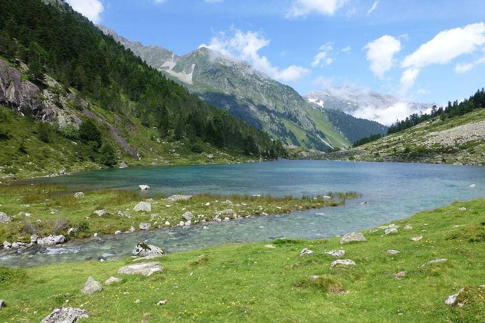 Foto 13 von 22: Unterkunft in authentischen Scheune im Herzen des Tales dAzun, Blick auf die Berge