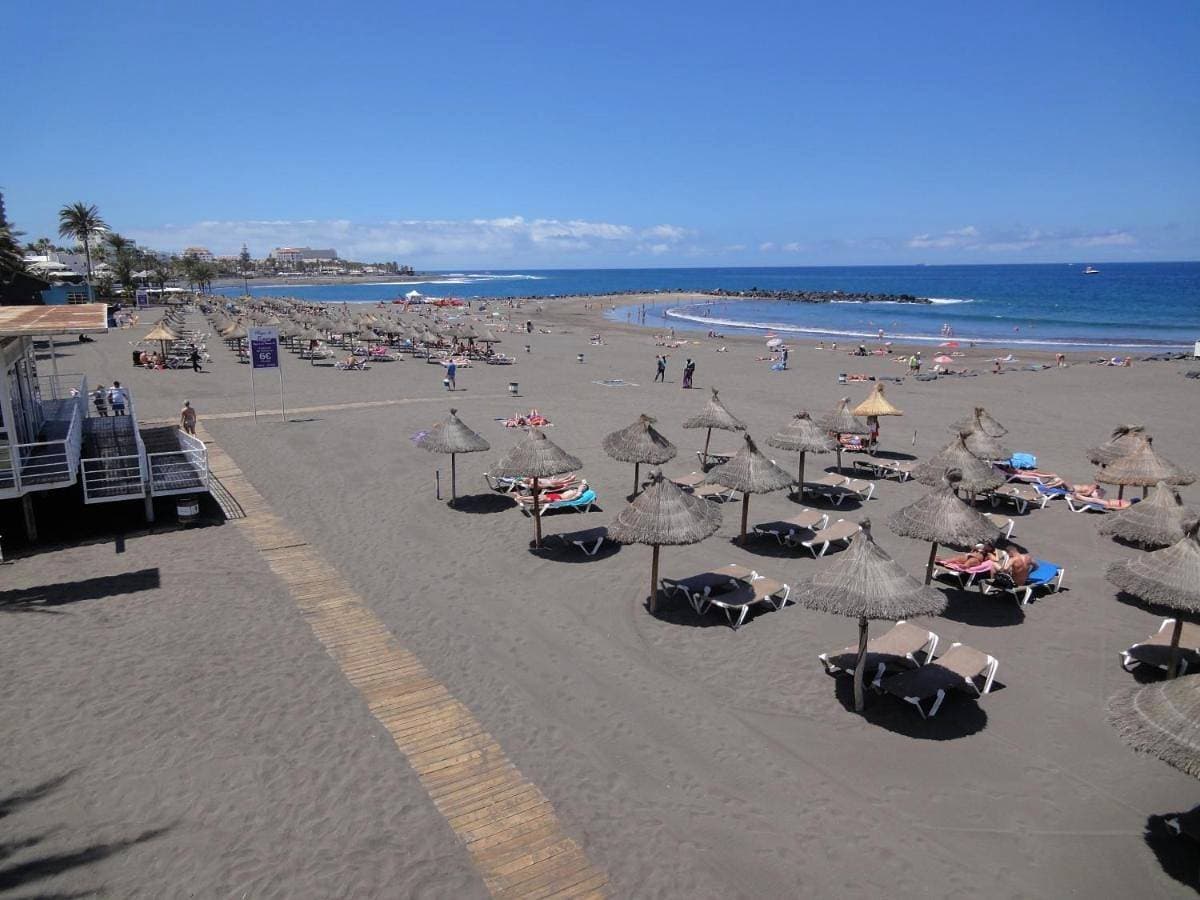 Bungalow Las Américas Beach and Night 1