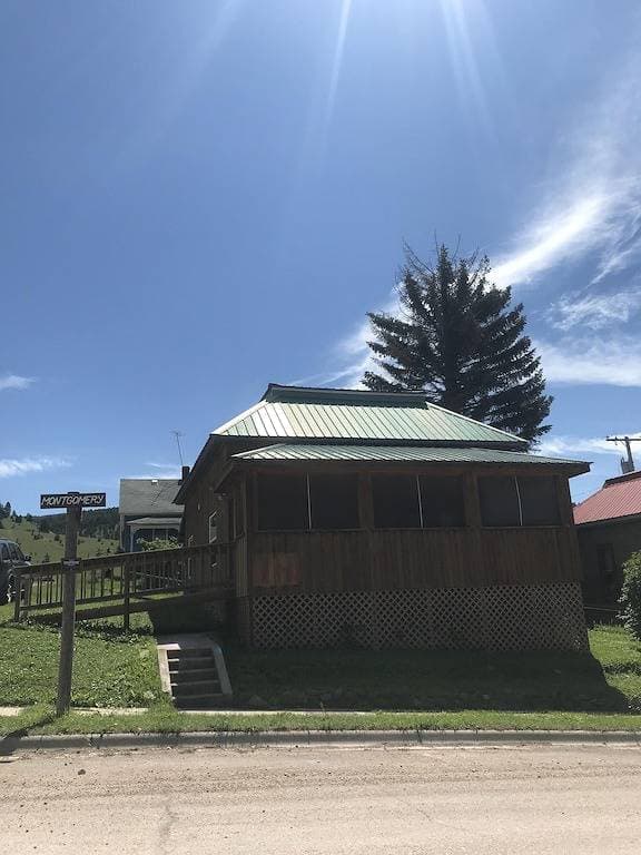 *** Last Call Lodge *** 1