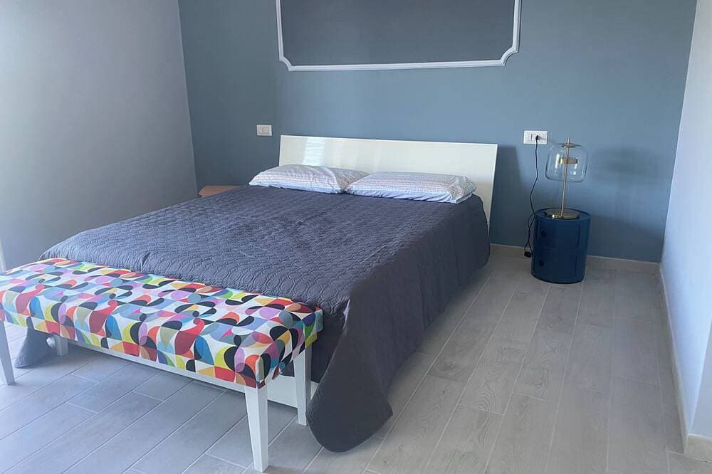 Foto 3 von 23: A pop suite in the blue of the Coast in the beautiful setting of the Lattari Mountains
