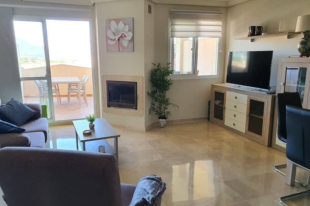 Foto 7 von 30: Stylish 2 bed 2 bath property on Duquesa Fairways , 2 terraces,  2 pools