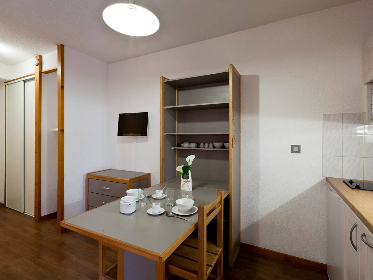 Foto 2 von 21: Gemütliches Studio für 2 mit Balkon und WiFi in Brides-les-Bains