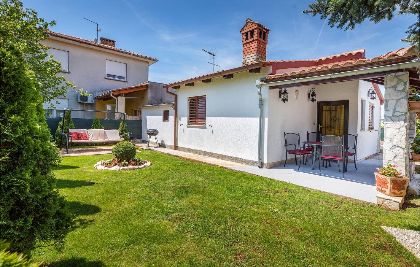 Charmantes Apartment mit WLAN, Terrasse und Parkplatz in Küstennähe 1