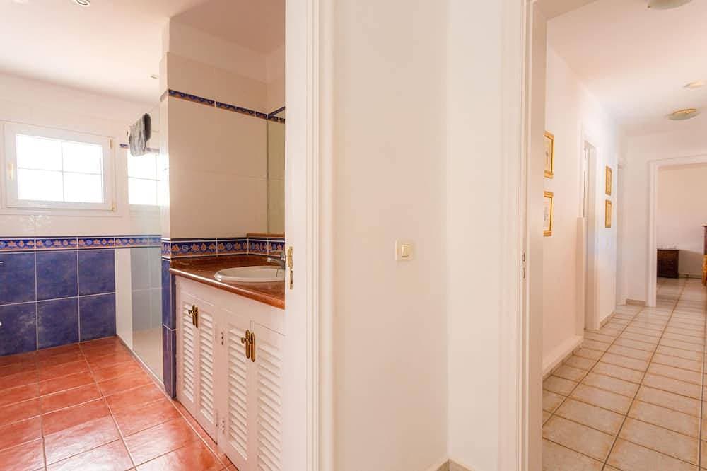 Foto 12 von 30: Atemberaubende 3/4-Bett-Villa mit privatem beheiztem Pool und Meerblick, Golf Del Sur