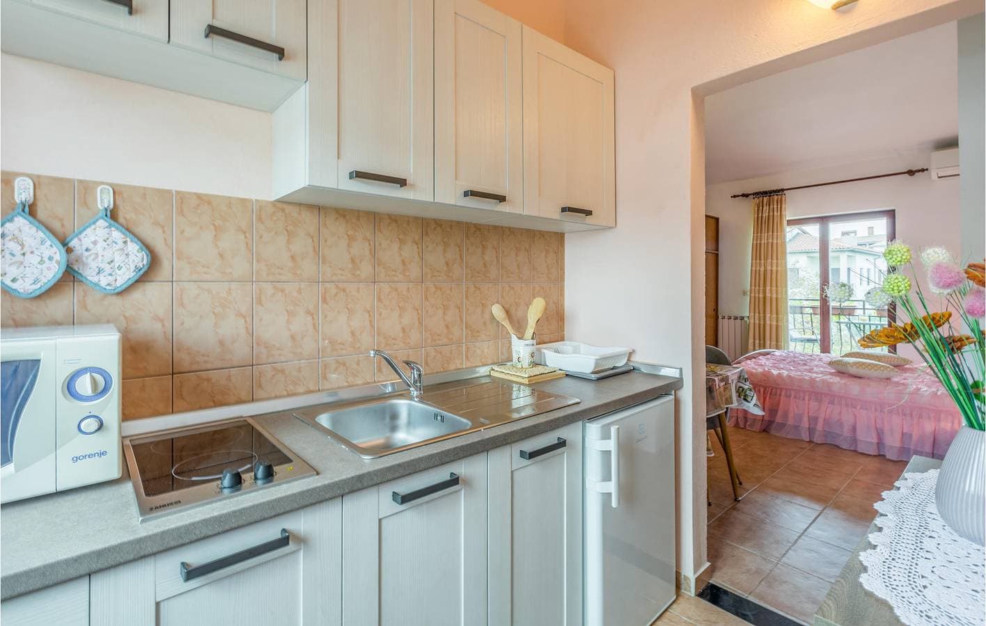 Foto 9 von 21: Gemütliche Ferienwohnung mit Terrasse, WLAN und Parkplatz – 1,5 km vom Strand entfernt