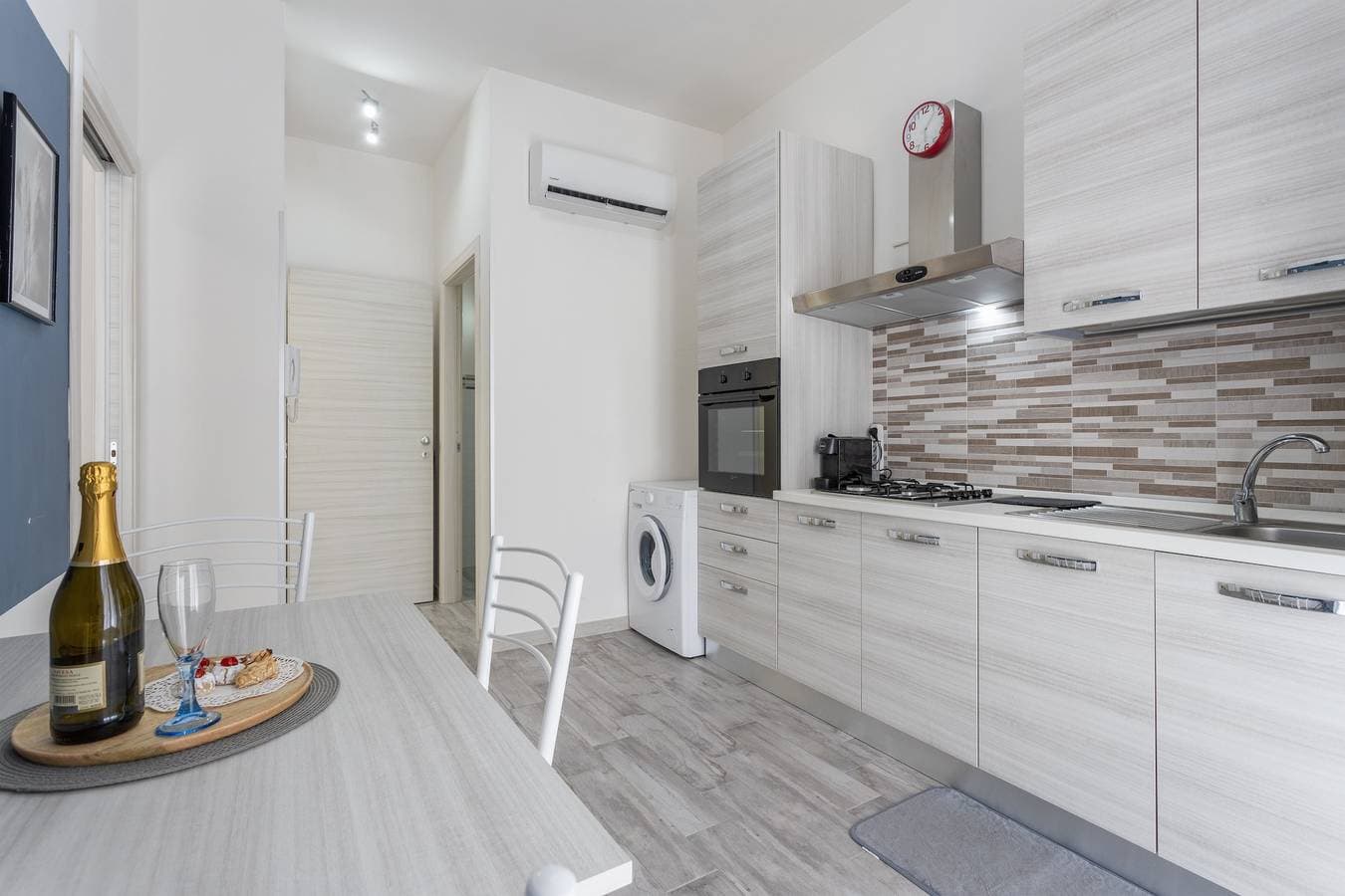 Foto 9 von 20: Ferienwohnung 'Casa Magenta' mit Meerblick, Klimaanlage und WLAN