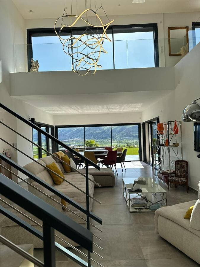 Villa Contemporaine avec Vue Imprenable 1