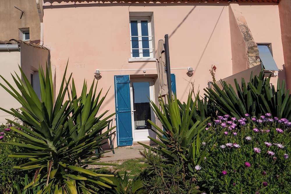 Quiet and sunny cottage in the heart of the Calanques park 1