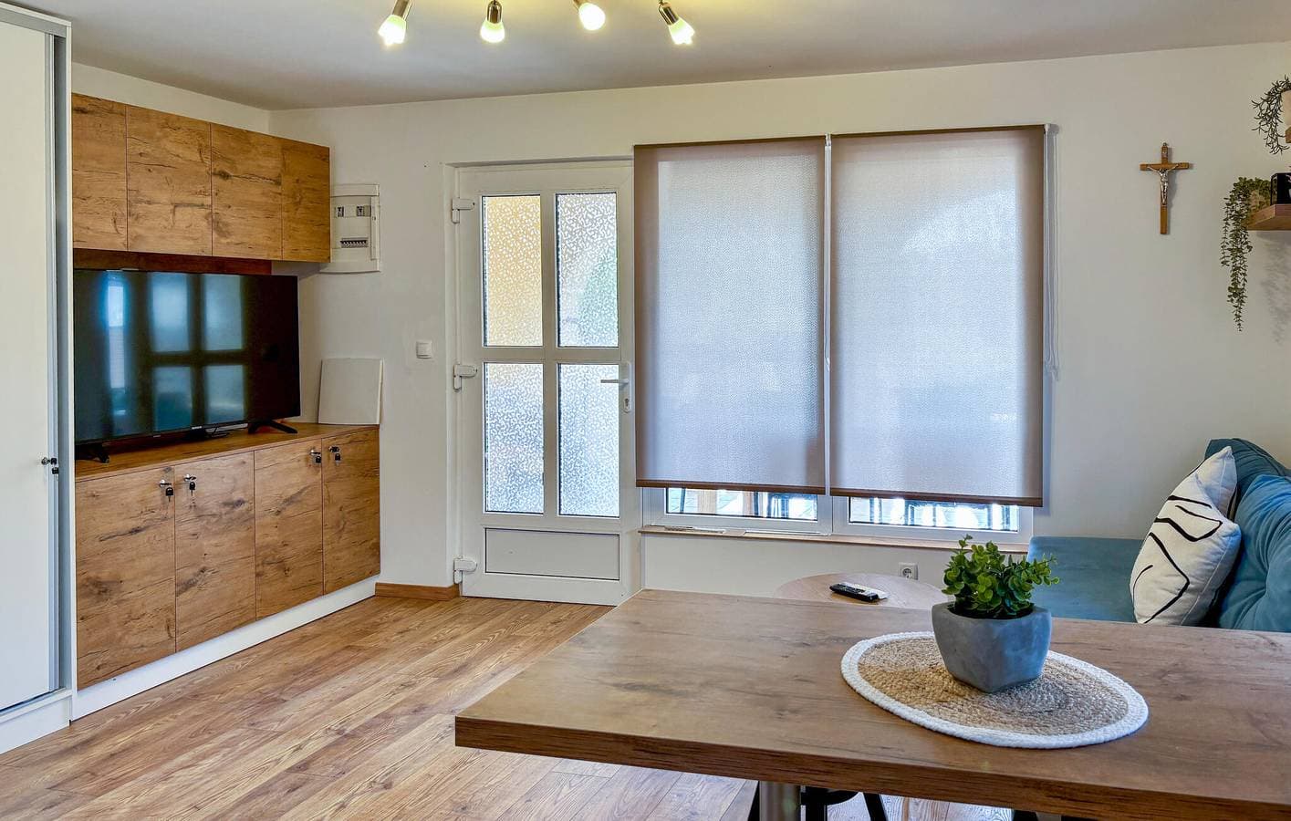 Foto 3 von 20: Gemütliche Ferienwohnung mit Terrasse, Klimaanlage und WLAN, 1,5 km vom Strand entfernt