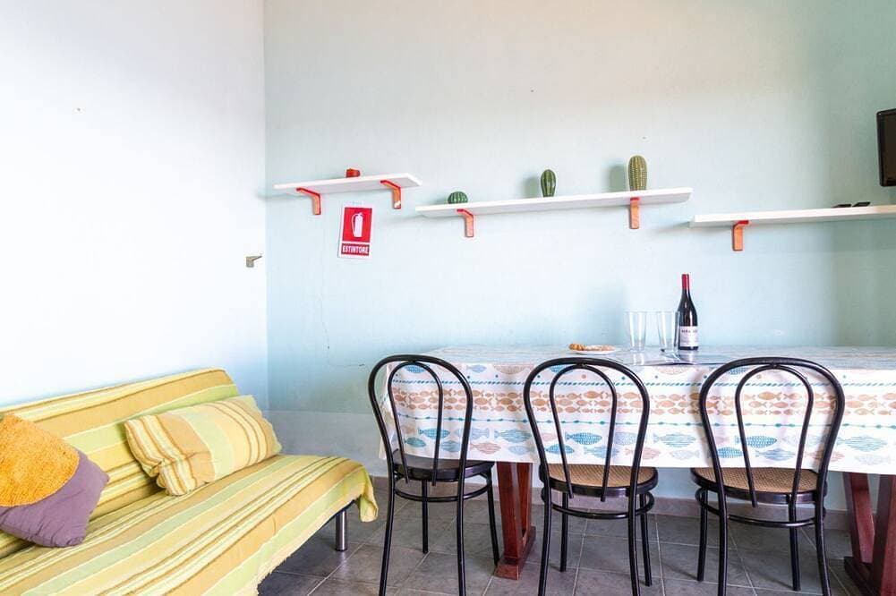 Foto 12 von 18: Willkommen im Casa Libeccio, einem gemütlichen Ferienhaus in Pistis an der wunderschönen Westküste Sardiniens. Ein perfekter Ort für alle, die einen entspannten Urlaub inmitten der Natur und umgeben von atemberaubenden Landschaften verbringen möchte