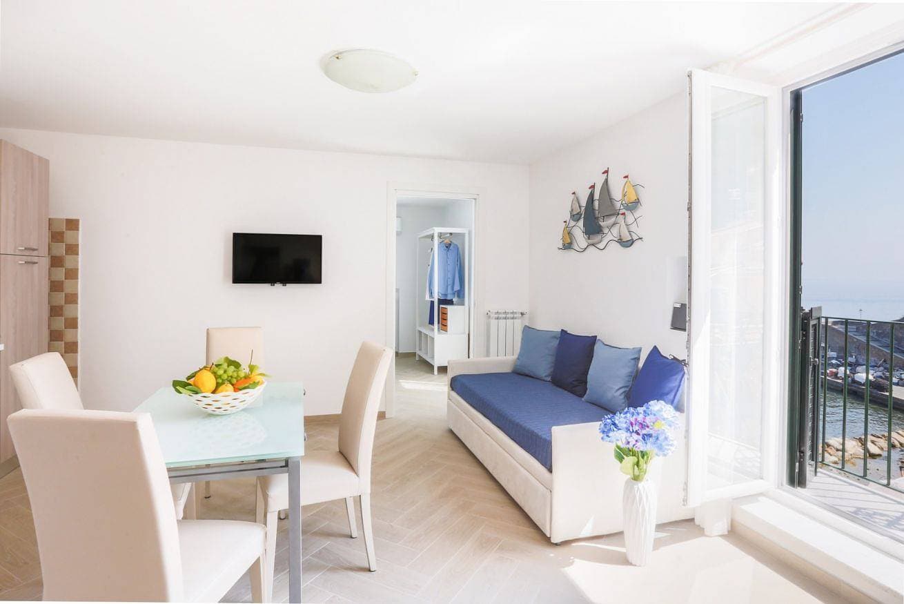 Foto 6 von 32: Ferienwohnung für 4 Personen mit Balkon/Terrasse
