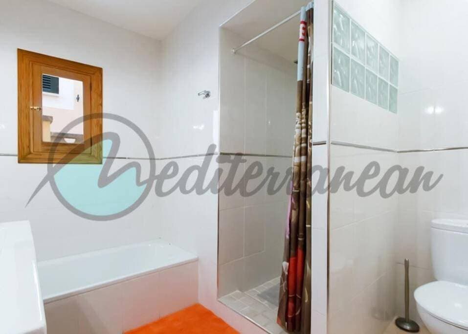 Foto 4 von 12: Four-Bedroom House