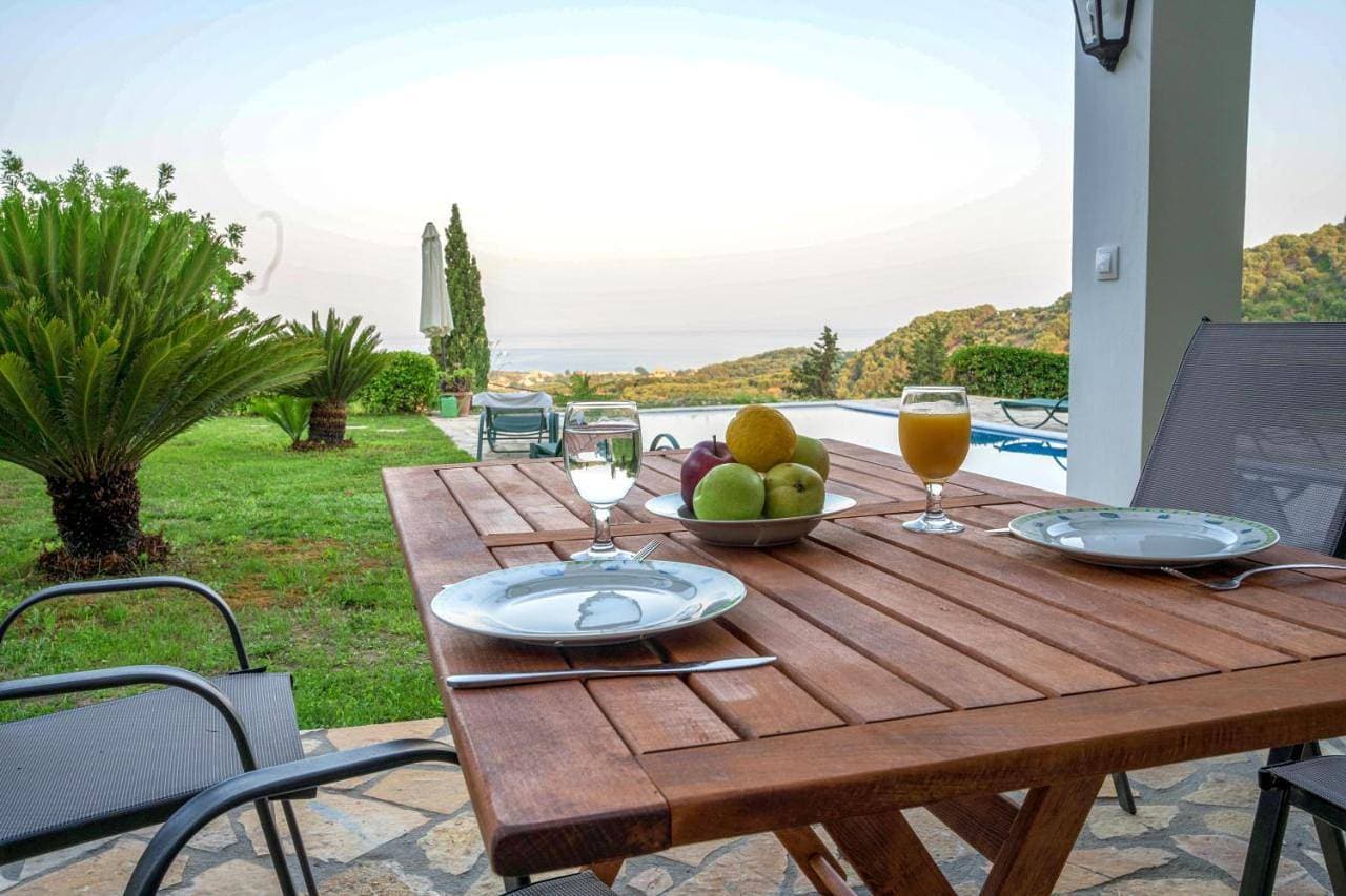 Foto 5 von 5: Villa with Sea View