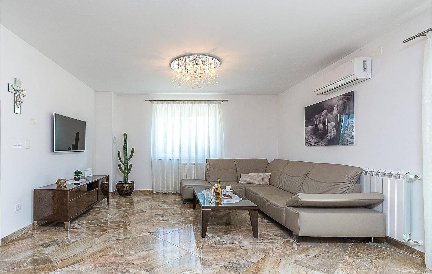 Foto 9 von 29: Gemütliche 1-Zimmer-Wohnung mit Terrasse in der Nähe von Plovanija und lokalen Sehenswürdigkeiten