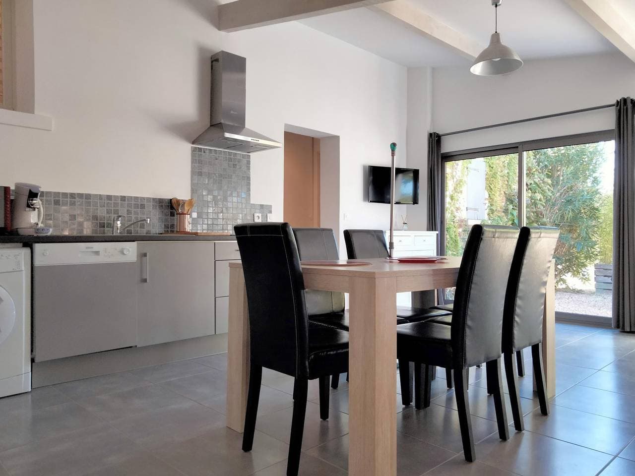 Foto 8 von 25: Modernes Ferienhaus mit Pool