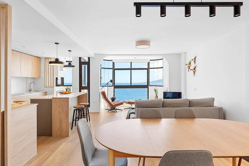 Foto 11 von 30: Stylish Apartment with Stunning Views & Parking