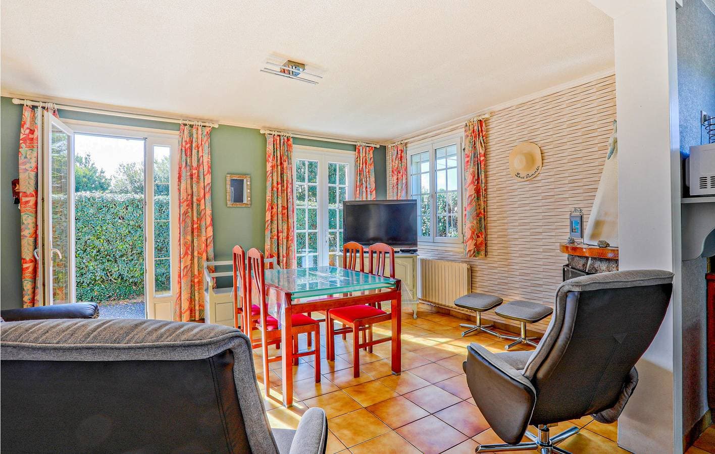 Foto 5 von 25: Cozy Beach Apt w / Baby-Bett & Parkplatz.