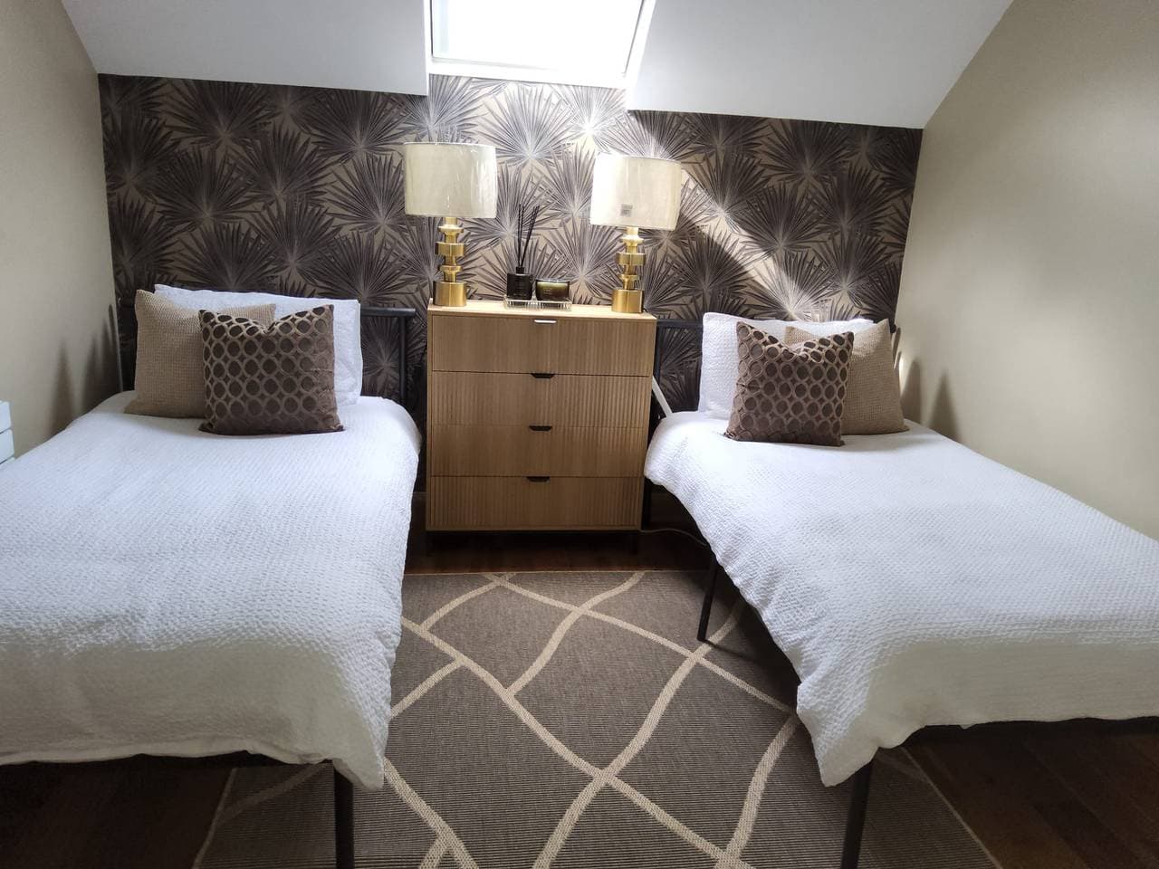 Dernvale House - Doppelzimmer für 3 Personen 1