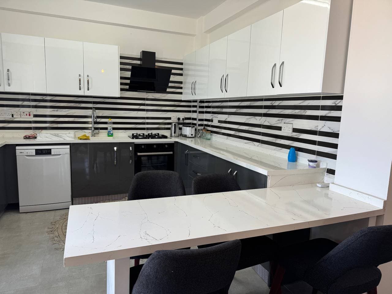 Foto 8 von 23: Villa für 4 Personen mit Pool