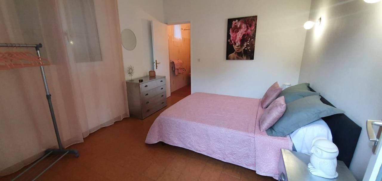 Foto 10 von 12: Double Room with Private Bathroom