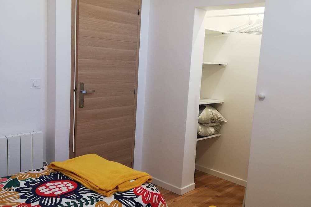 Foto 5 von 29: Neu: Große Erdgeschosswohnung vor dem Hafen von Portbail