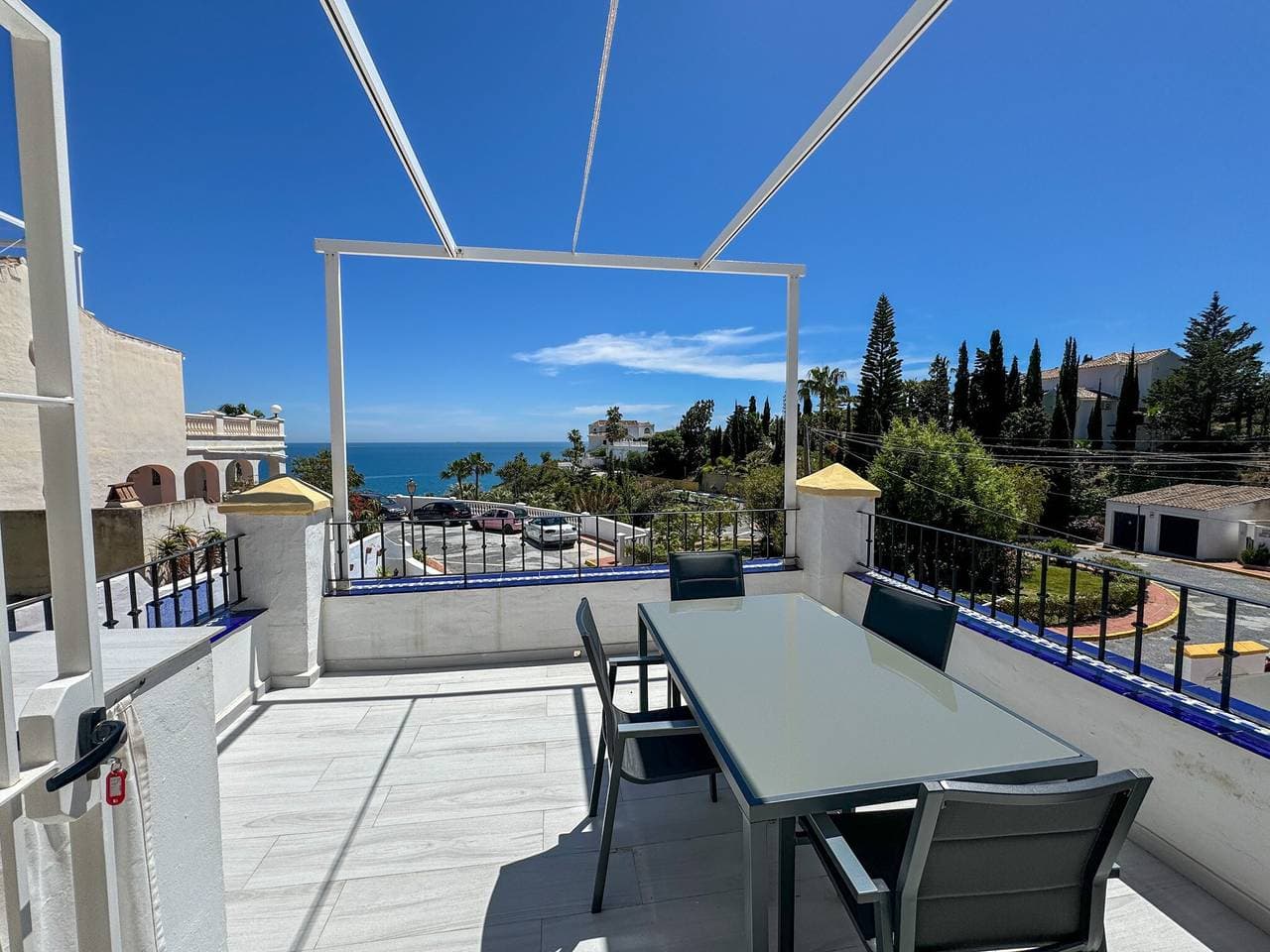 Foto 3 von 12: Ferienwohnung 'Blanca' mit Meerblick, Wi-Fi und Klimaanlage
