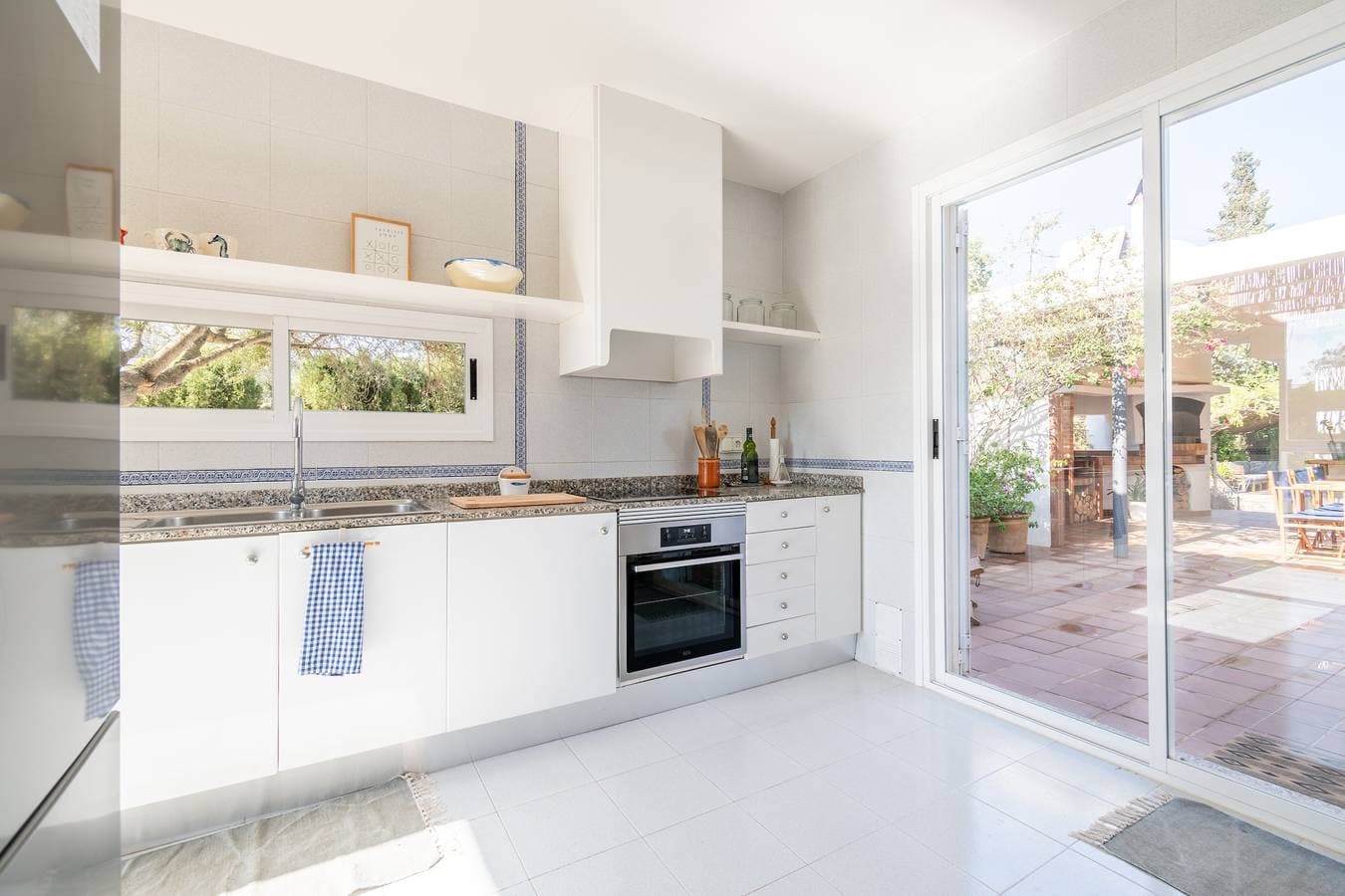 Foto 10 von 36: Villa 'Es Tancat' mit Meerblick, Privatem Pool und WLAN